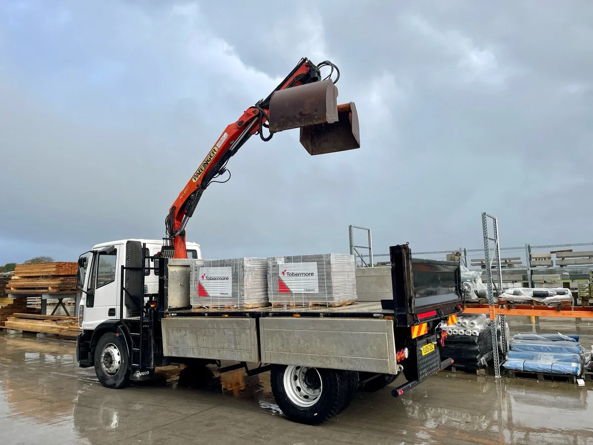 Iveco 18T eurocargo grab lorry Tipper crane truck - Image 2