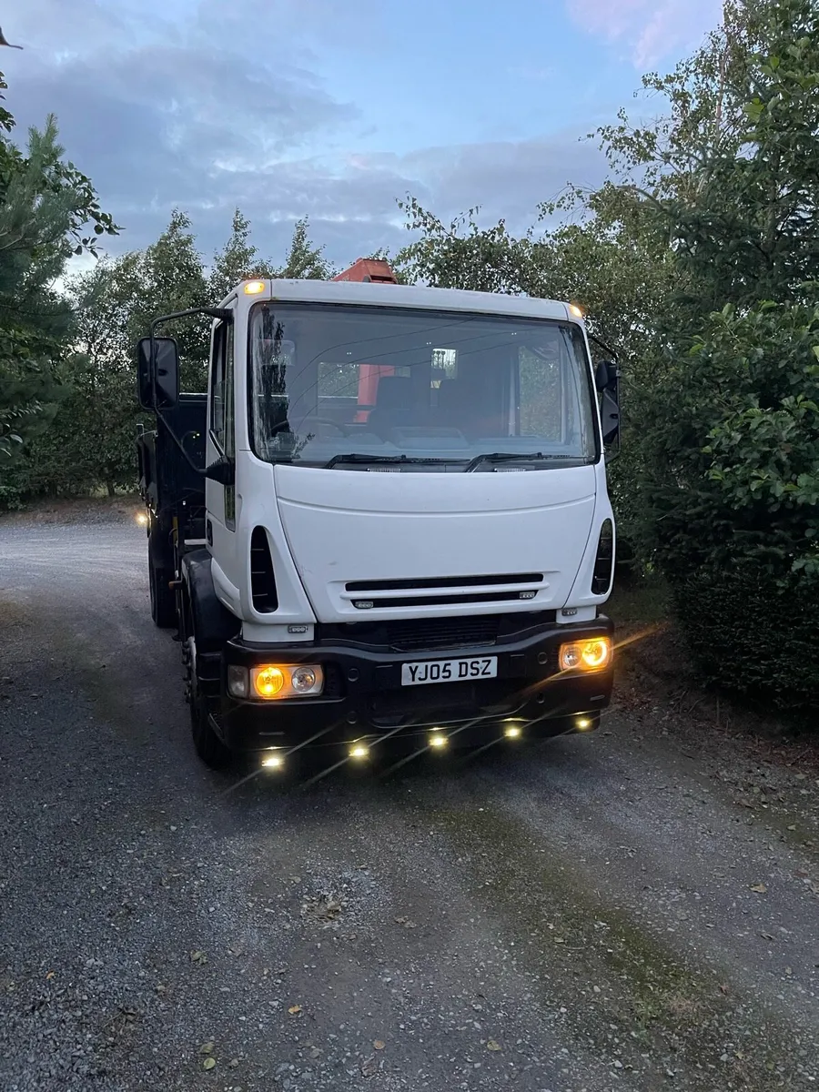 Iveco 18T eurocargo grab lorry Tipper crane truck - Image 4