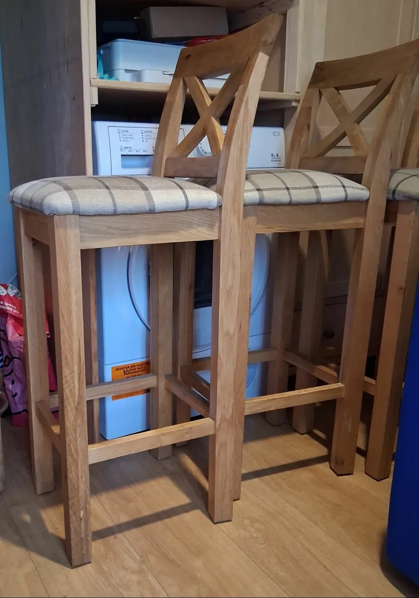 Breakfast bar chairs - Image 2