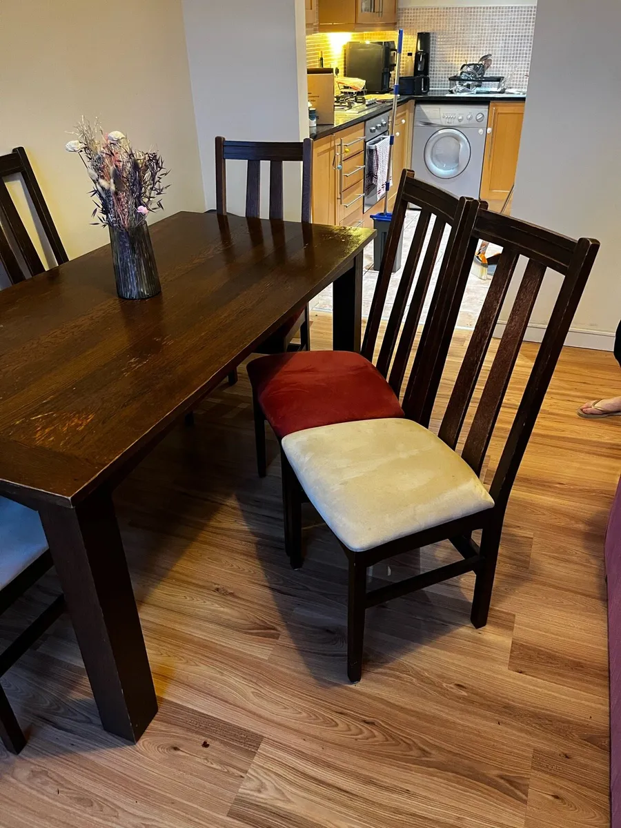 Kitchen table and chairs - Image 3