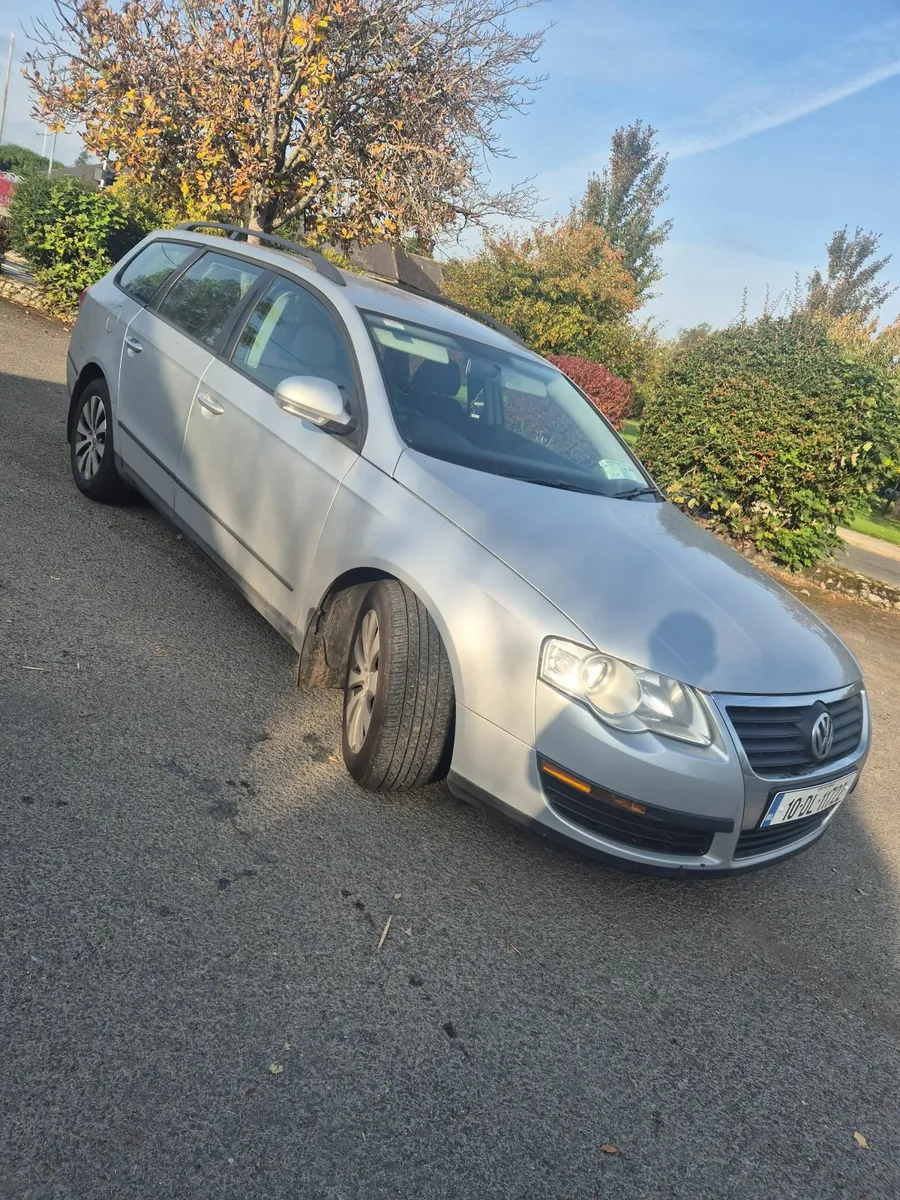 Volkswagen Passat 2010 - Image 4