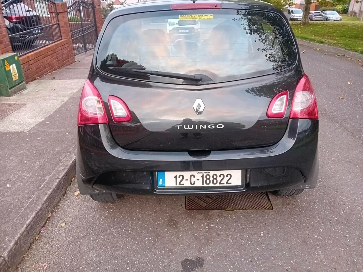 2012 renault twingo small mileage nct and taxes - Image 3
