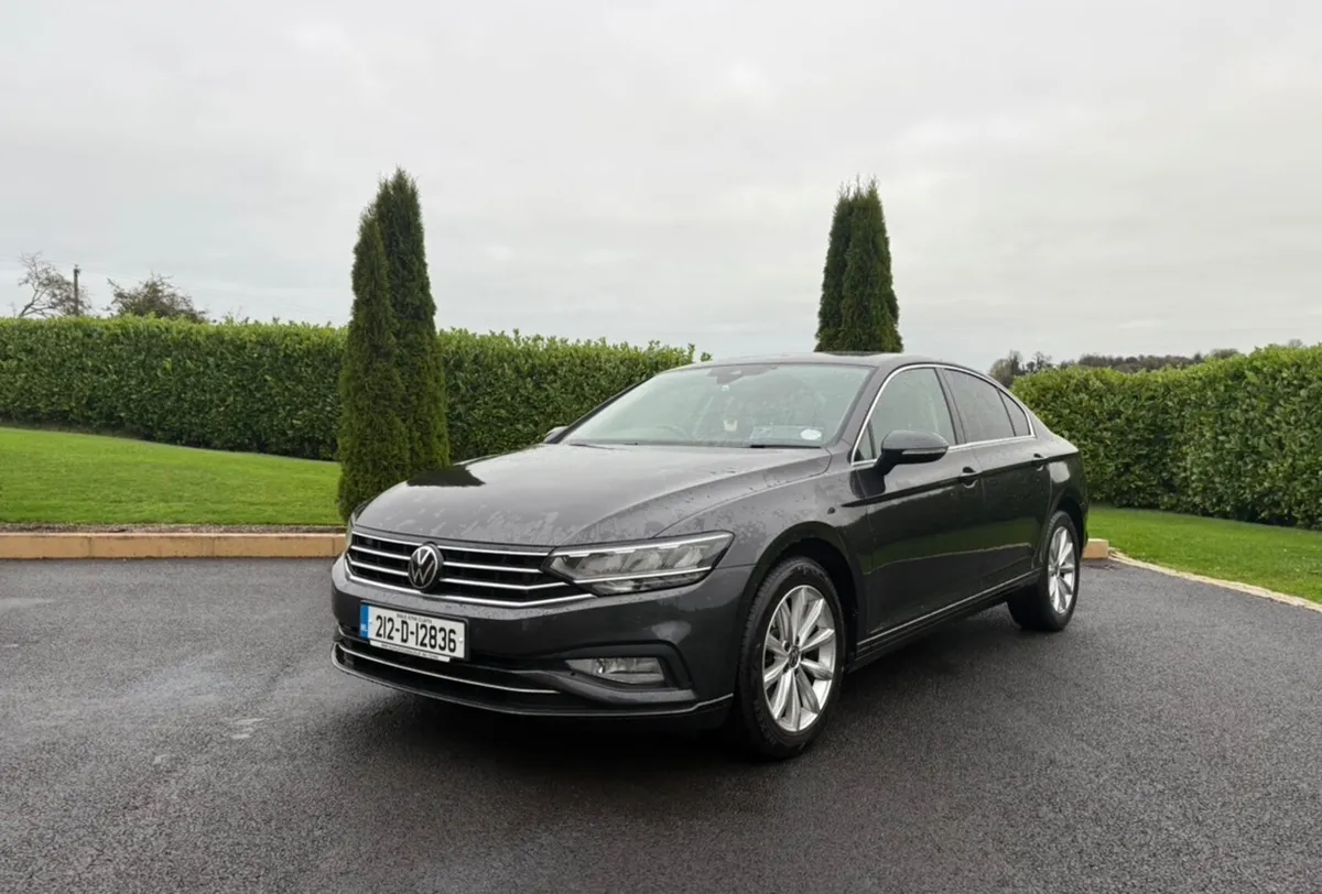 Volkswagen Passat 2021 - Image 1