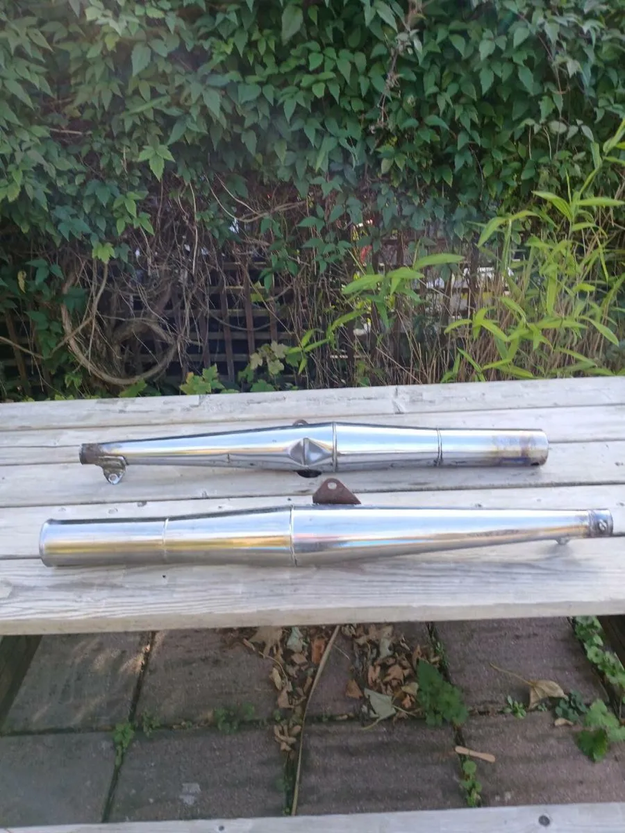 Suzuki GT 250 X7 Original Exhaust Pipes - Image 2
