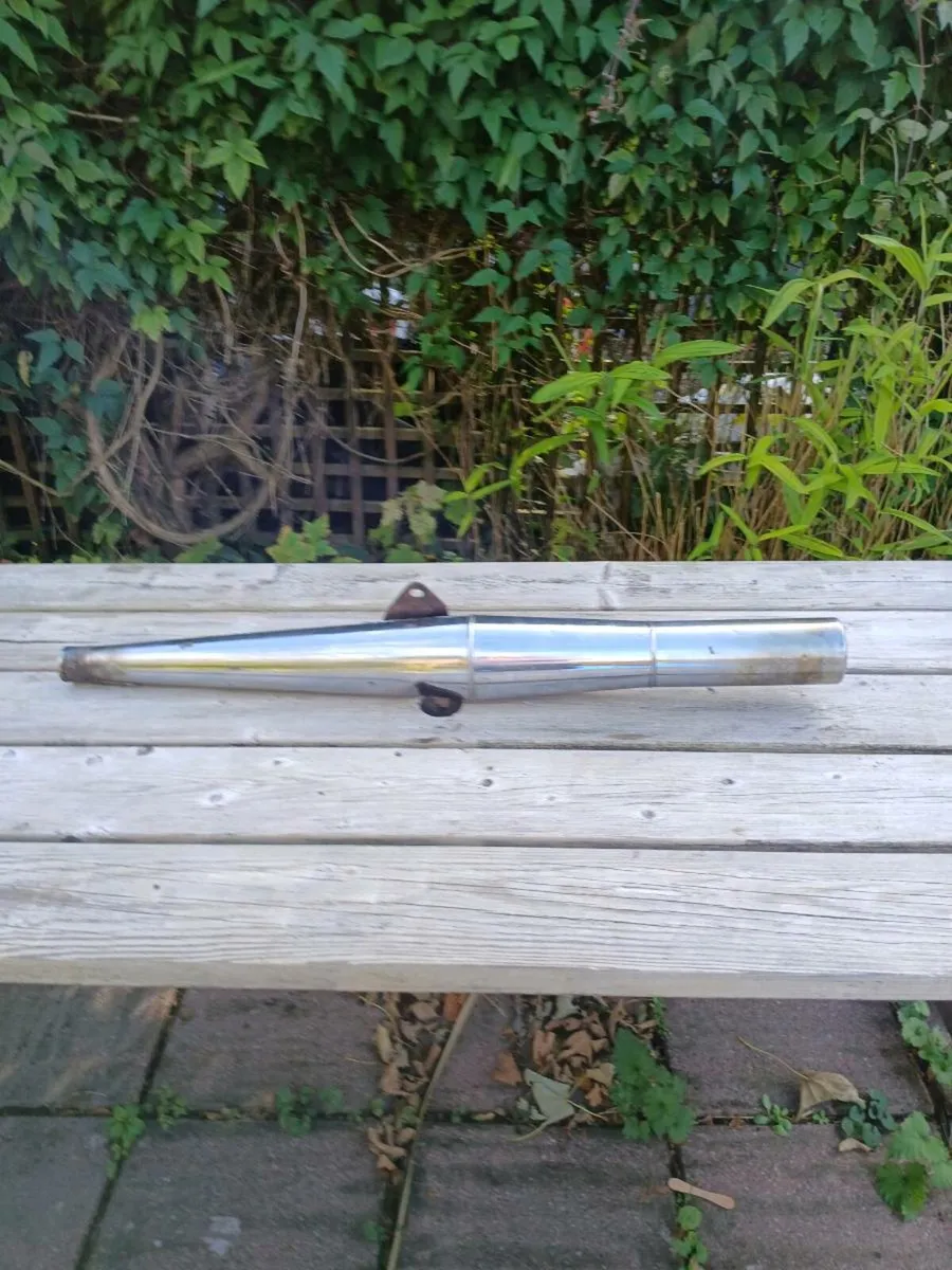 Suzuki GT 250 X7 Original Exhaust Pipes - Image 4