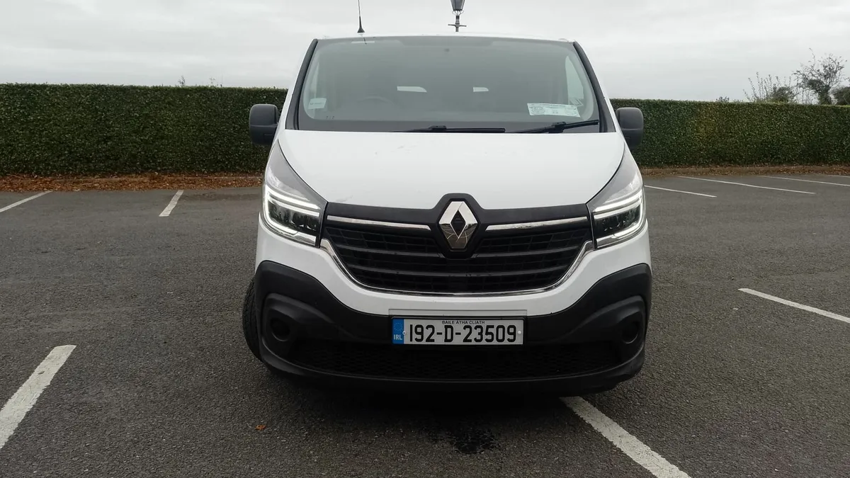 Renault Trafic 2019 2.0 ONLY 63 800 KM - Image 2