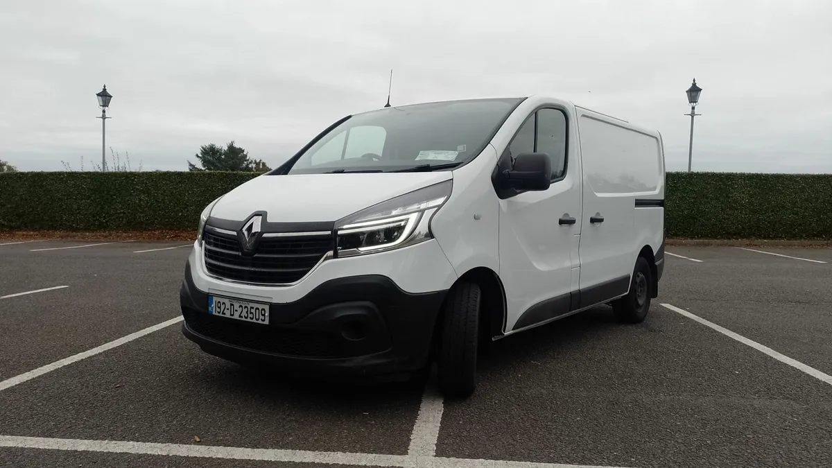Renault Trafic 2019 2.0 ONLY 63 800 KM - Image 1