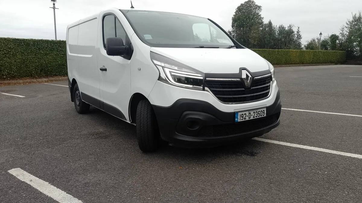 Renault Trafic 2019 2.0 ONLY 63 800 KM - Image 3