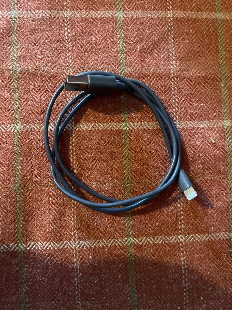 iPad 6th generation With Case And Apple Pencil - Image 4