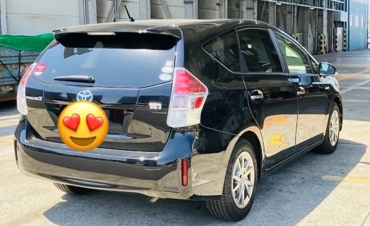 Prius Alpha -201D-7 Seats - Image 2