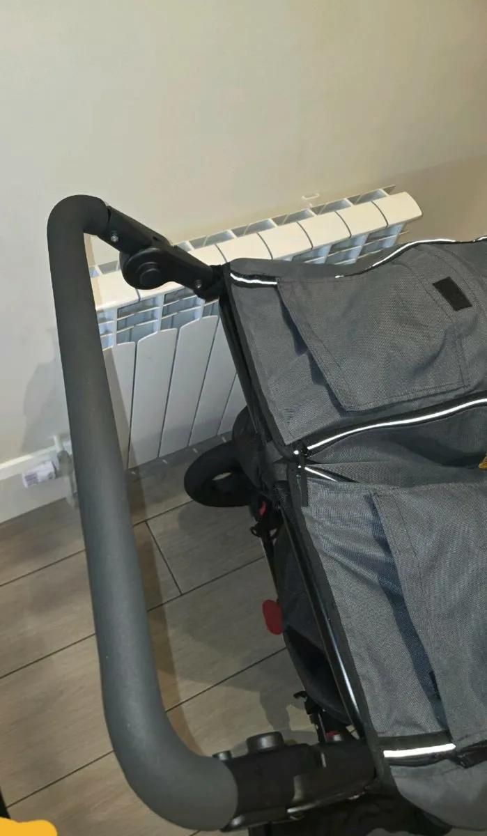 Very good condition Out N About Double stroller - Image 2