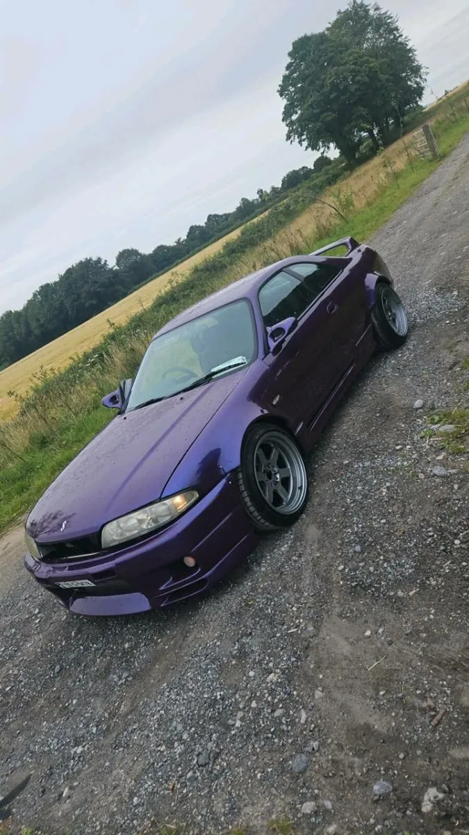 Nissan skyline r33 - Image 1