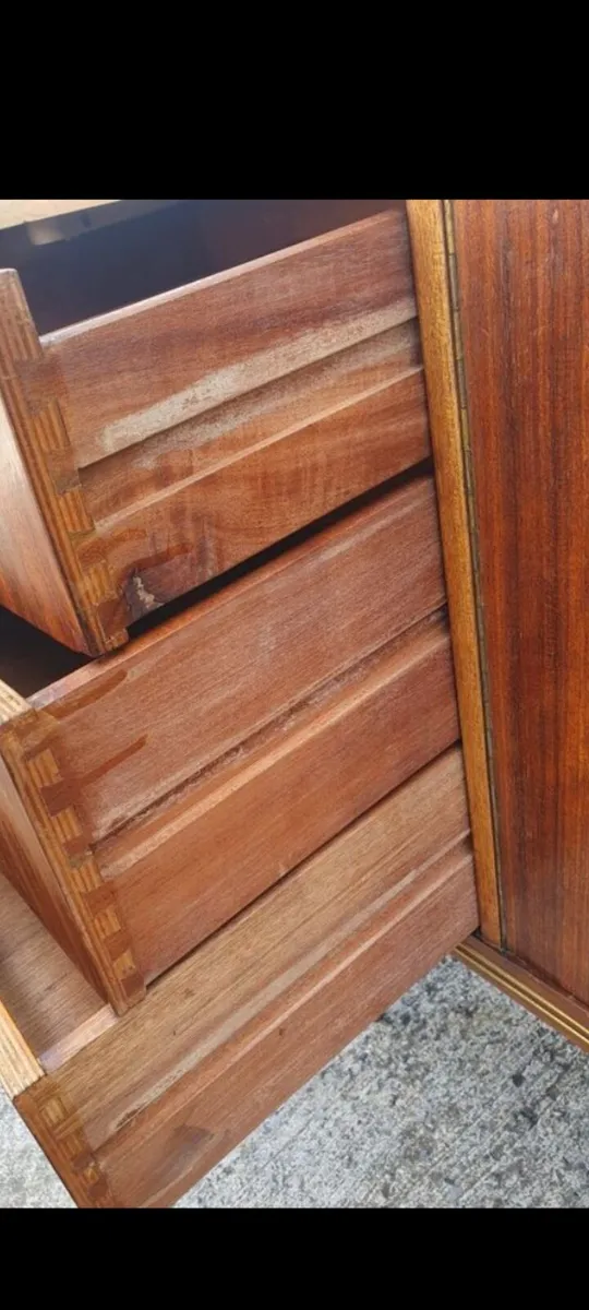 mid century teak short sideboard  restored - Image 2