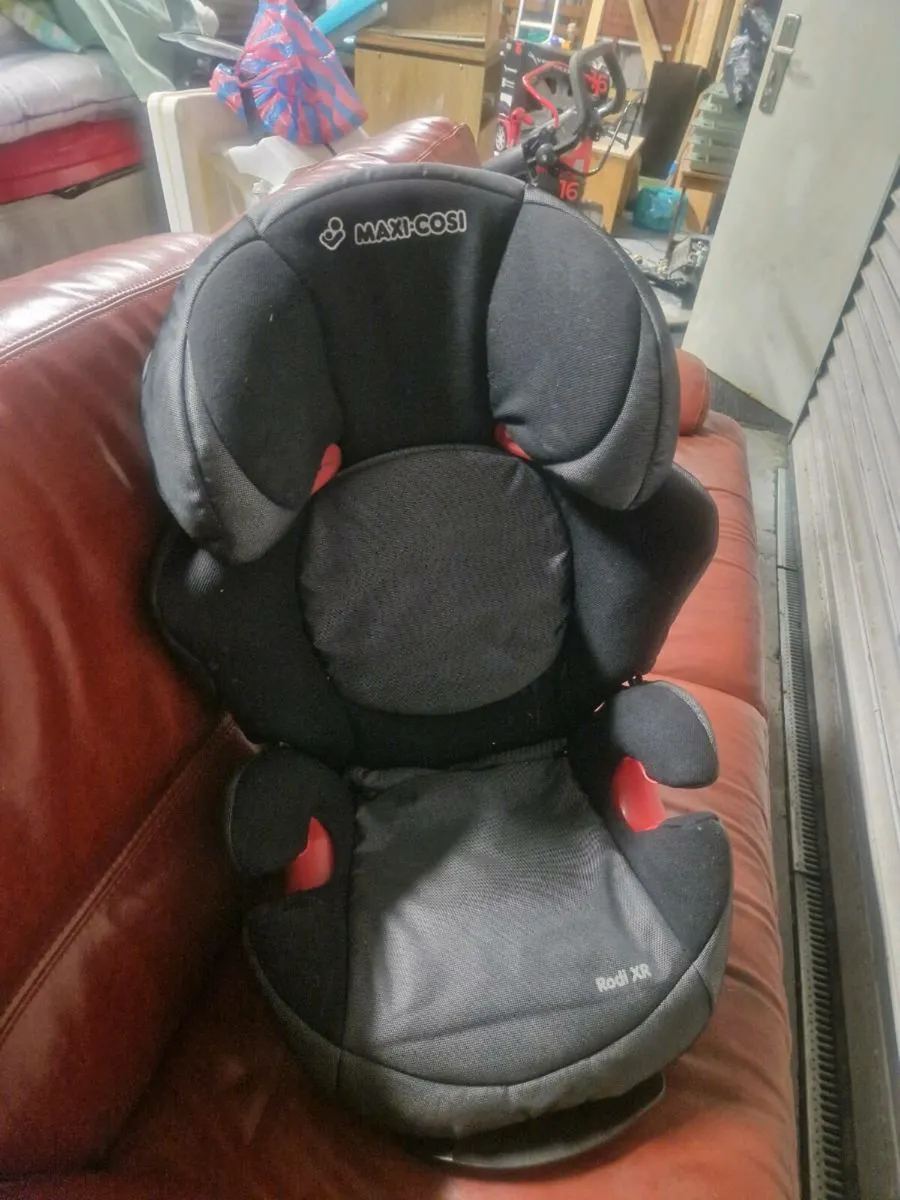 Maxi- cosi car seat
