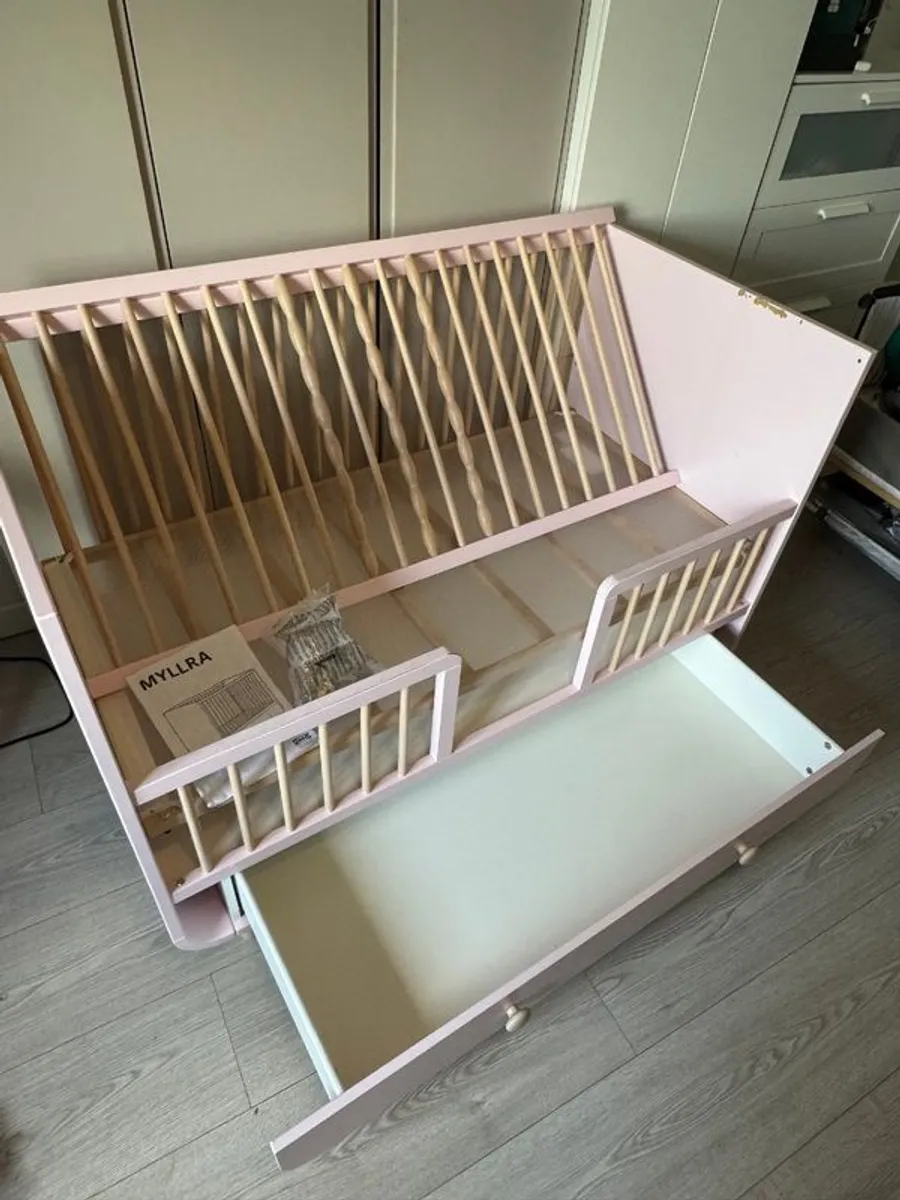 Myllra baby Cot with matching mattress - Image 1