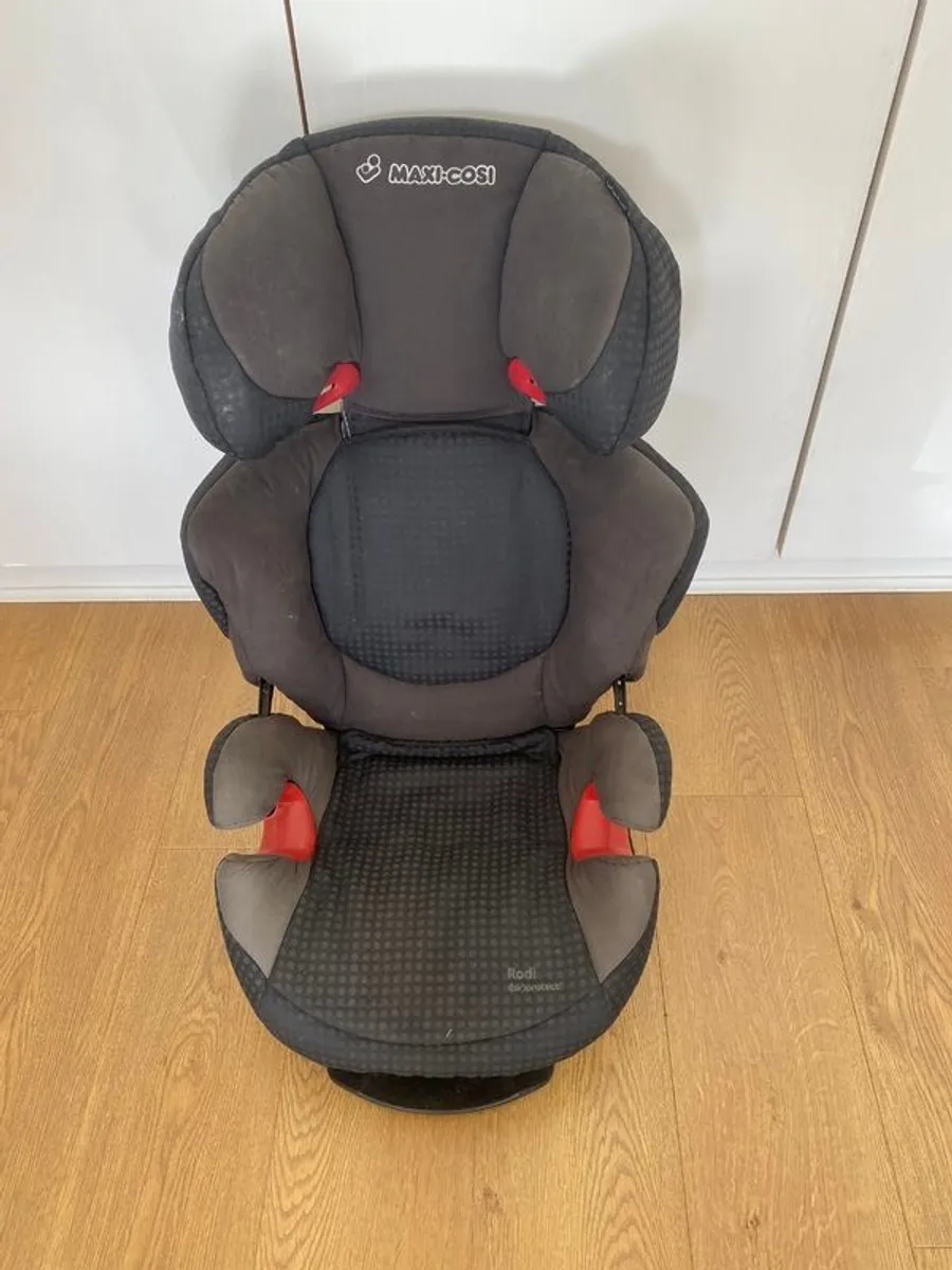 Pram, Pushchair and Car Seats - Image 3