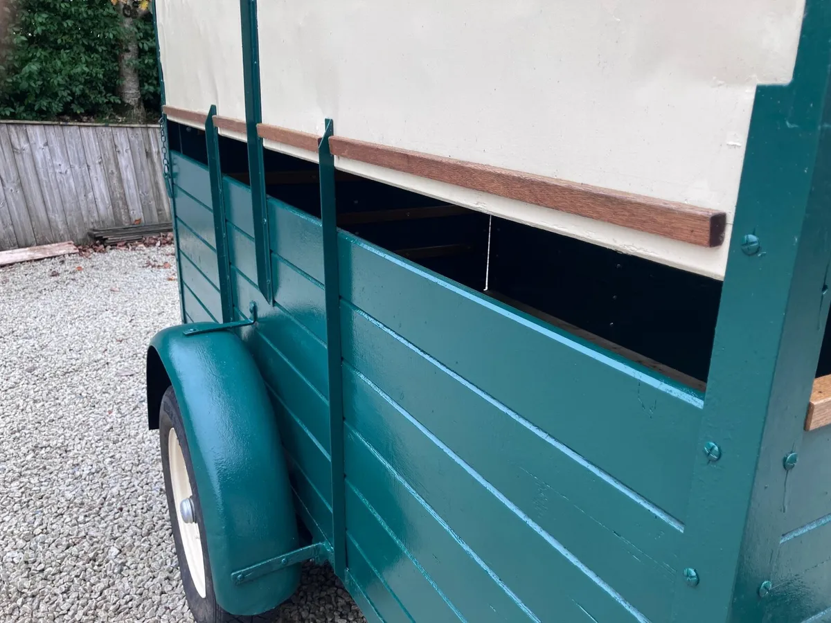 Vintage livestock trailer - Image 3