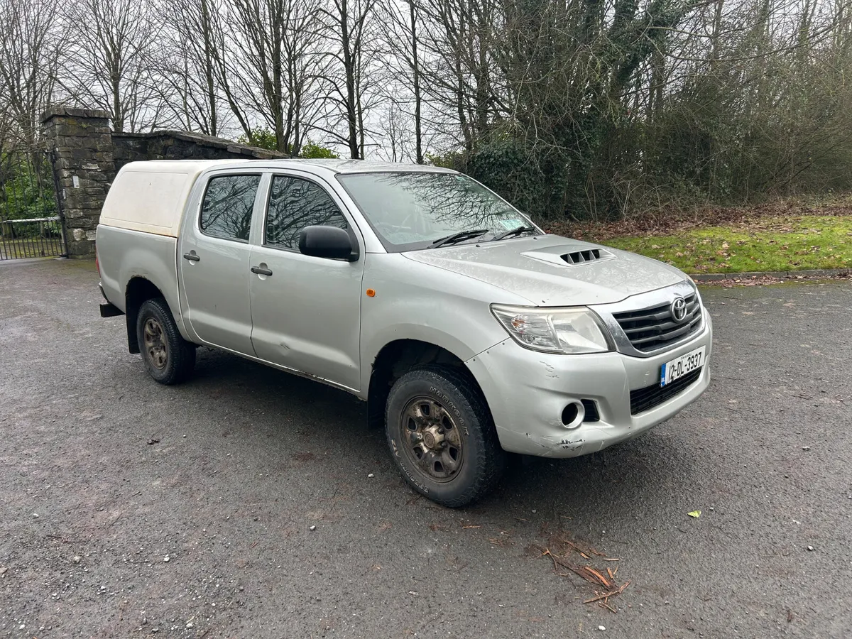 Toyota Hilux 2012 2.5D4d manual Fully serviced - Image 1