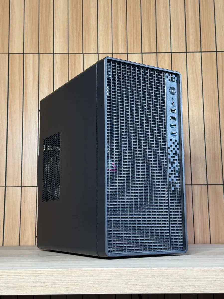 Desktop PC - Image 1