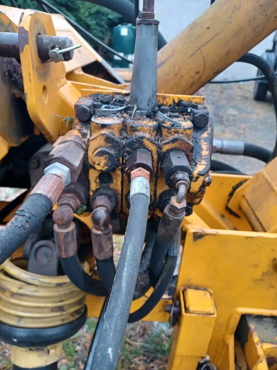 Bomford 468 hedgecutter valve block wanted - Image 1