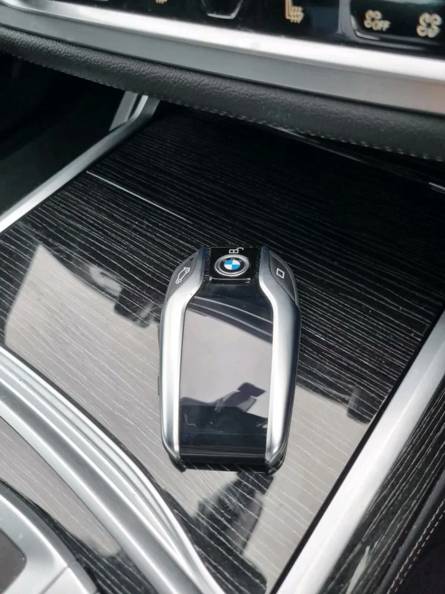 BMW 740e - Image 4