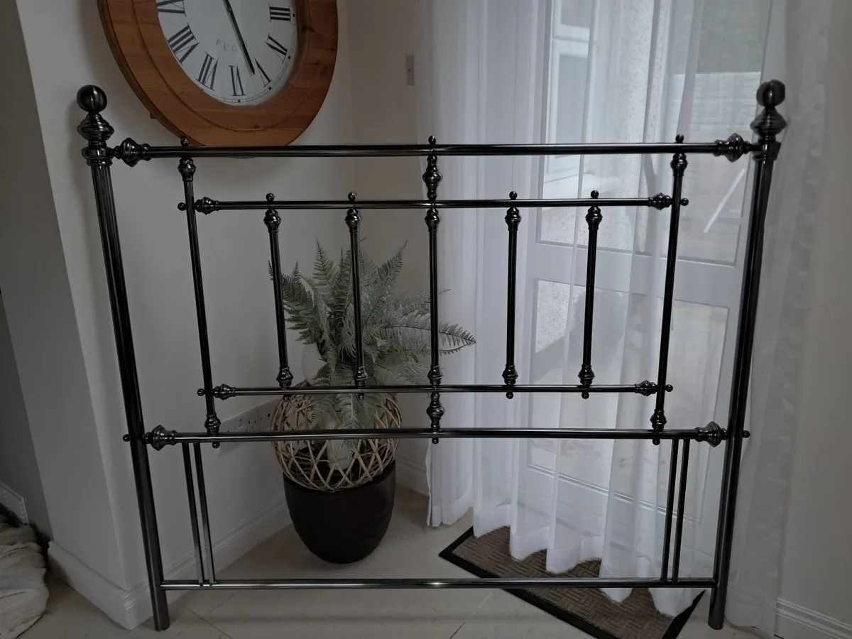 Headboard - Image 1