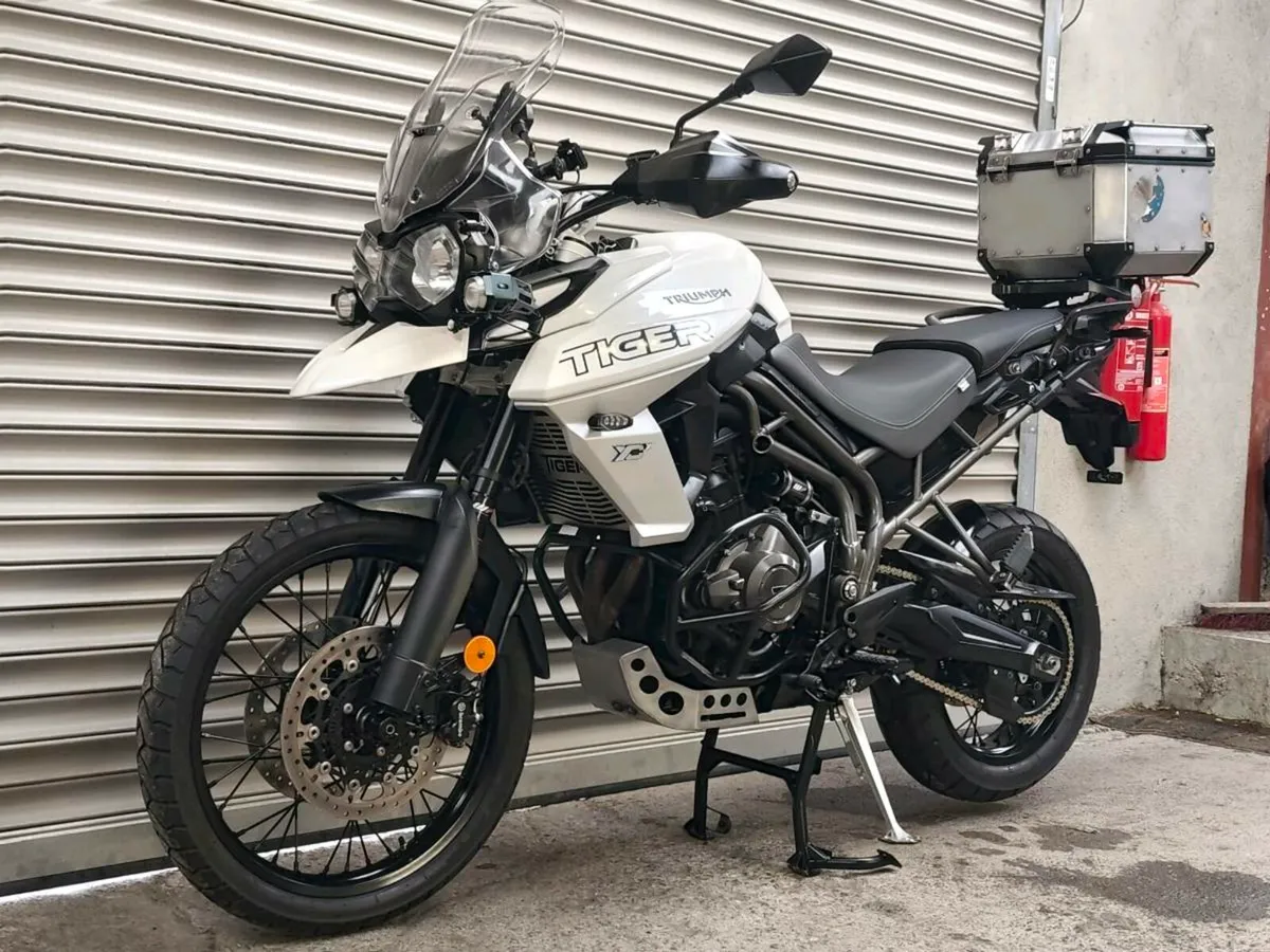 Triumph Tiger 800 XCX Mint Low Mileage - Image 4