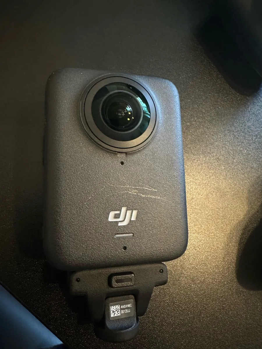 DJI Osmo 360 Adventure Combo - Image 2
