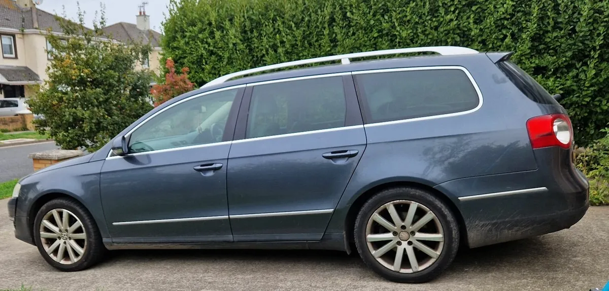 Volkswagen Passat 2010 - Image 4