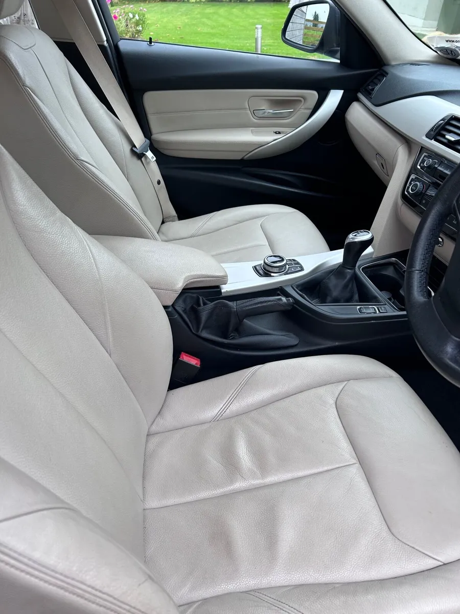 BMW 3-Series 2017 - Image 2
