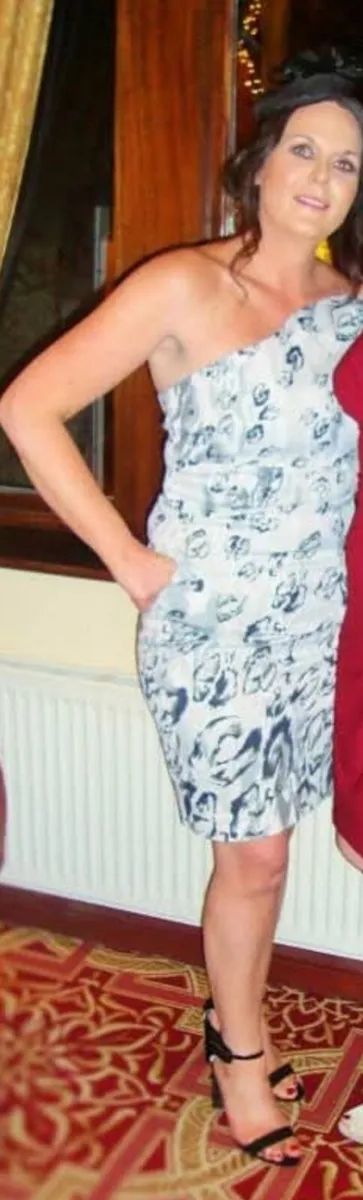 Karen millen dress worn once cleaned - Image 1