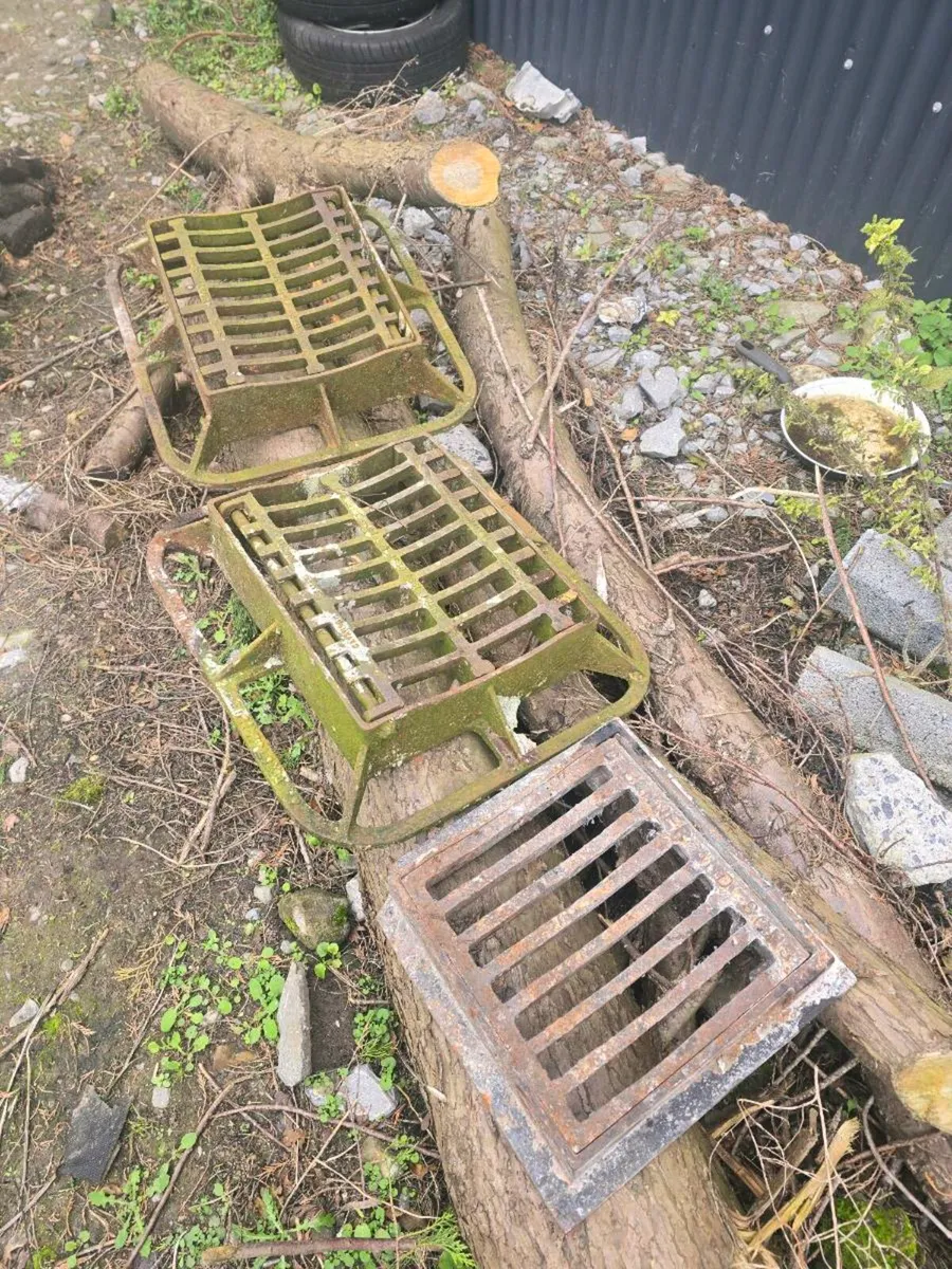 Gully grates