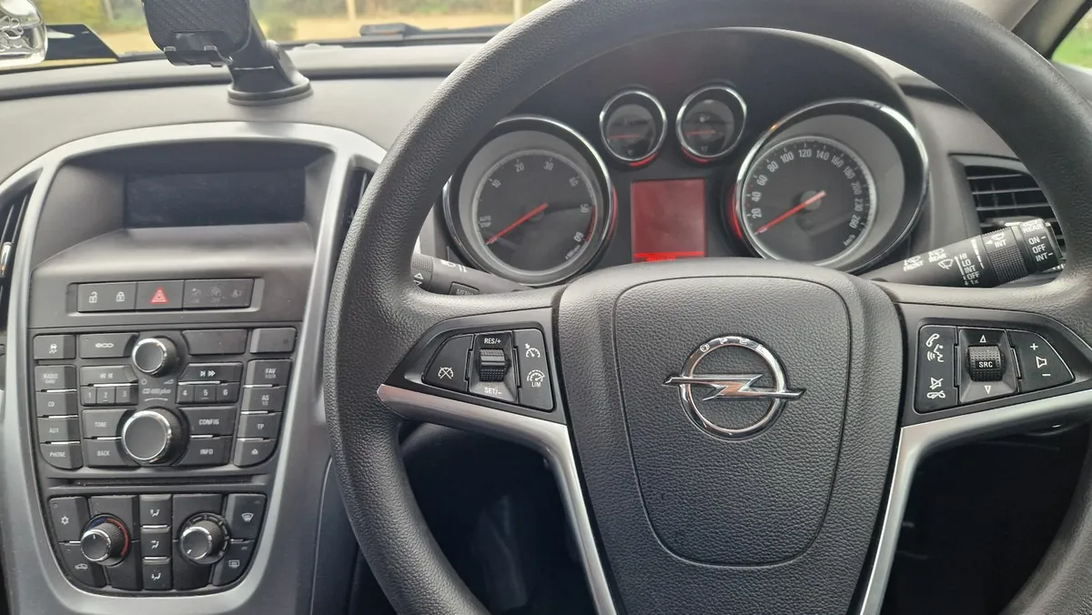 Opel Astra 2016 - Image 2