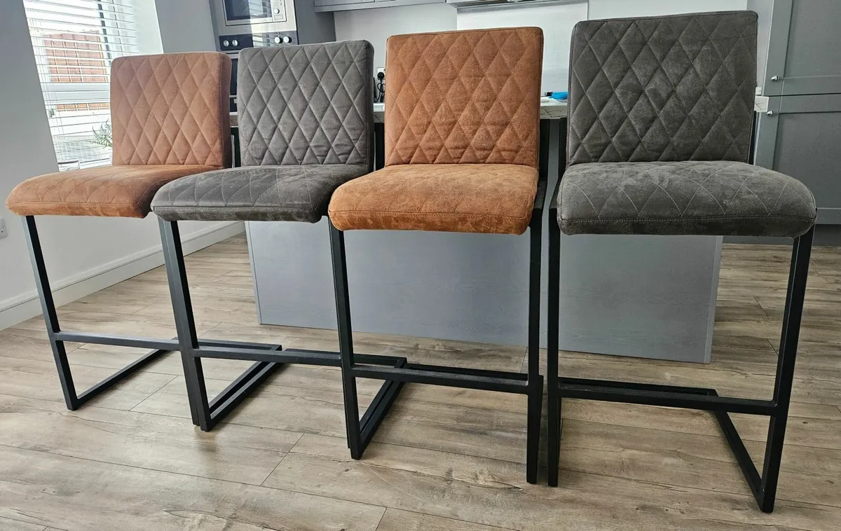 Bar stool - Image 1