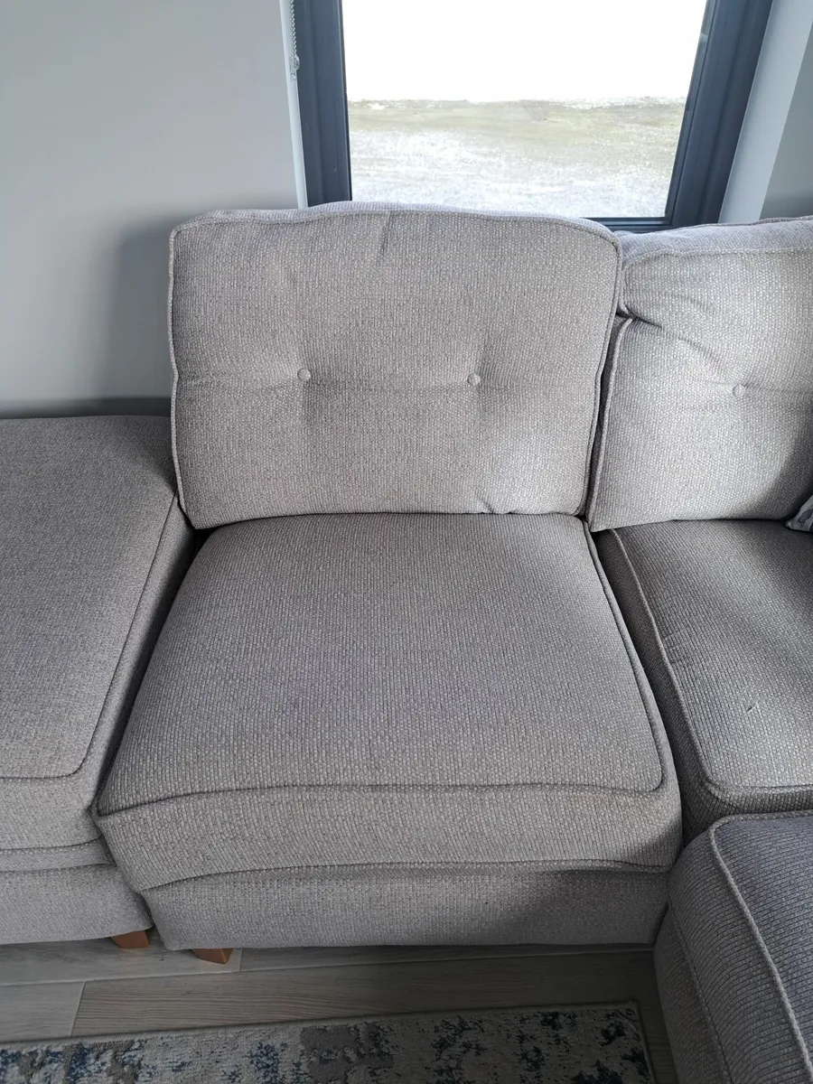 Corner couch - Image 3