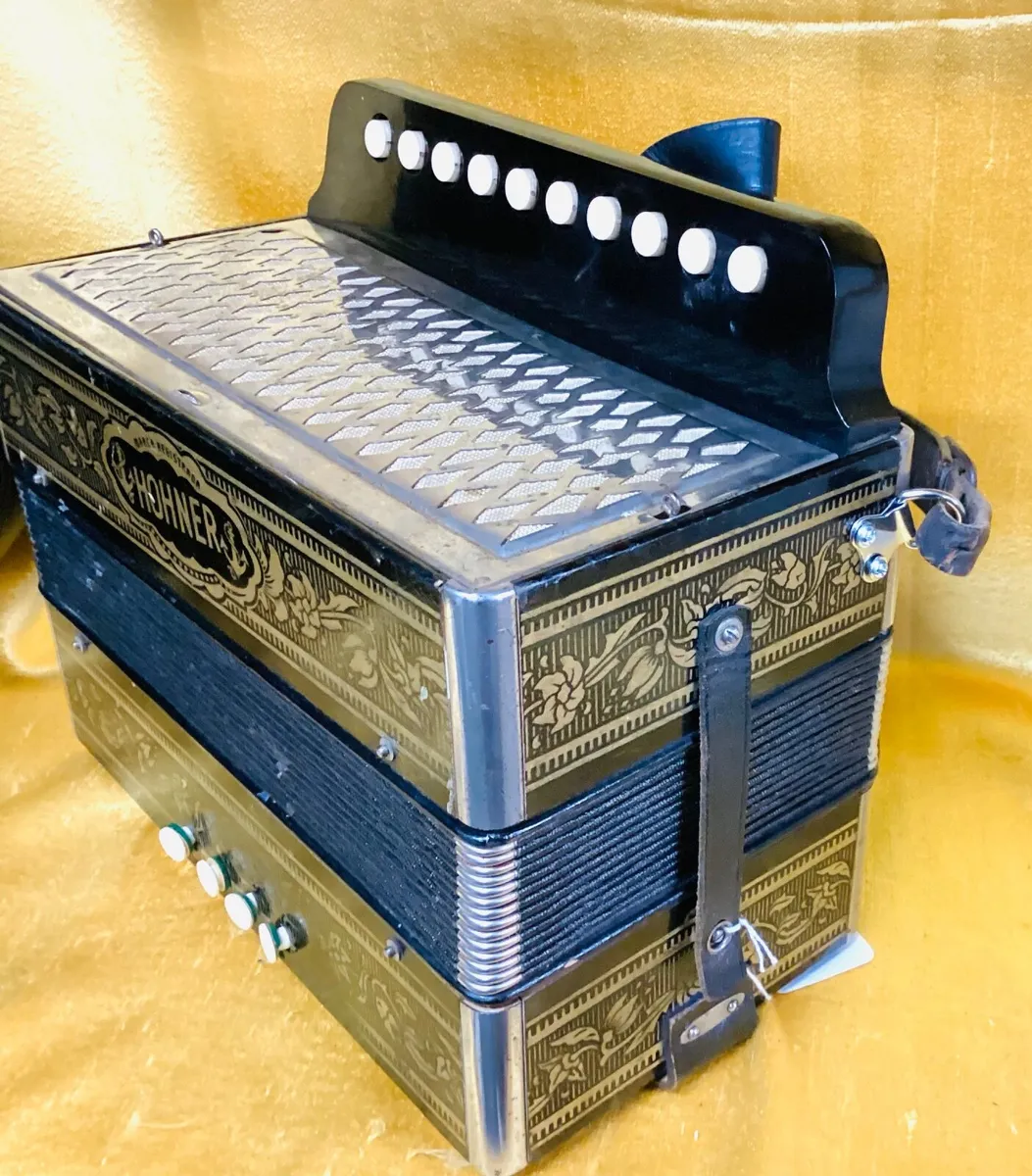 HOHNER 10 KEY C BUTTON MELODEON USED ACCORDION - Image 4