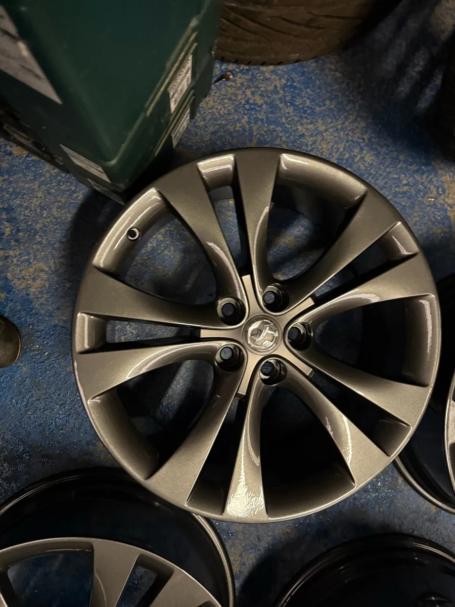 20” insignia genuine - Image 3