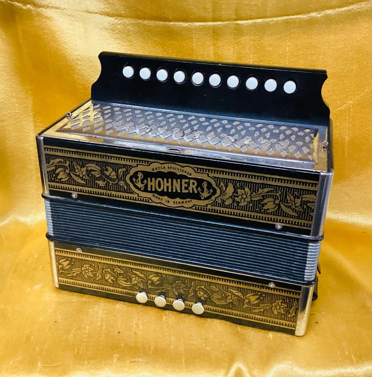 HOHNER 10 BUTTON MELODEON KEY G USED ACCORDION - Image 1