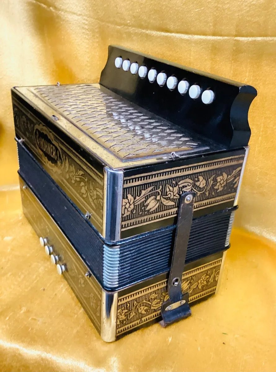 HOHNER 10 BUTTON MELODEON KEY G USED ACCORDION - Image 2