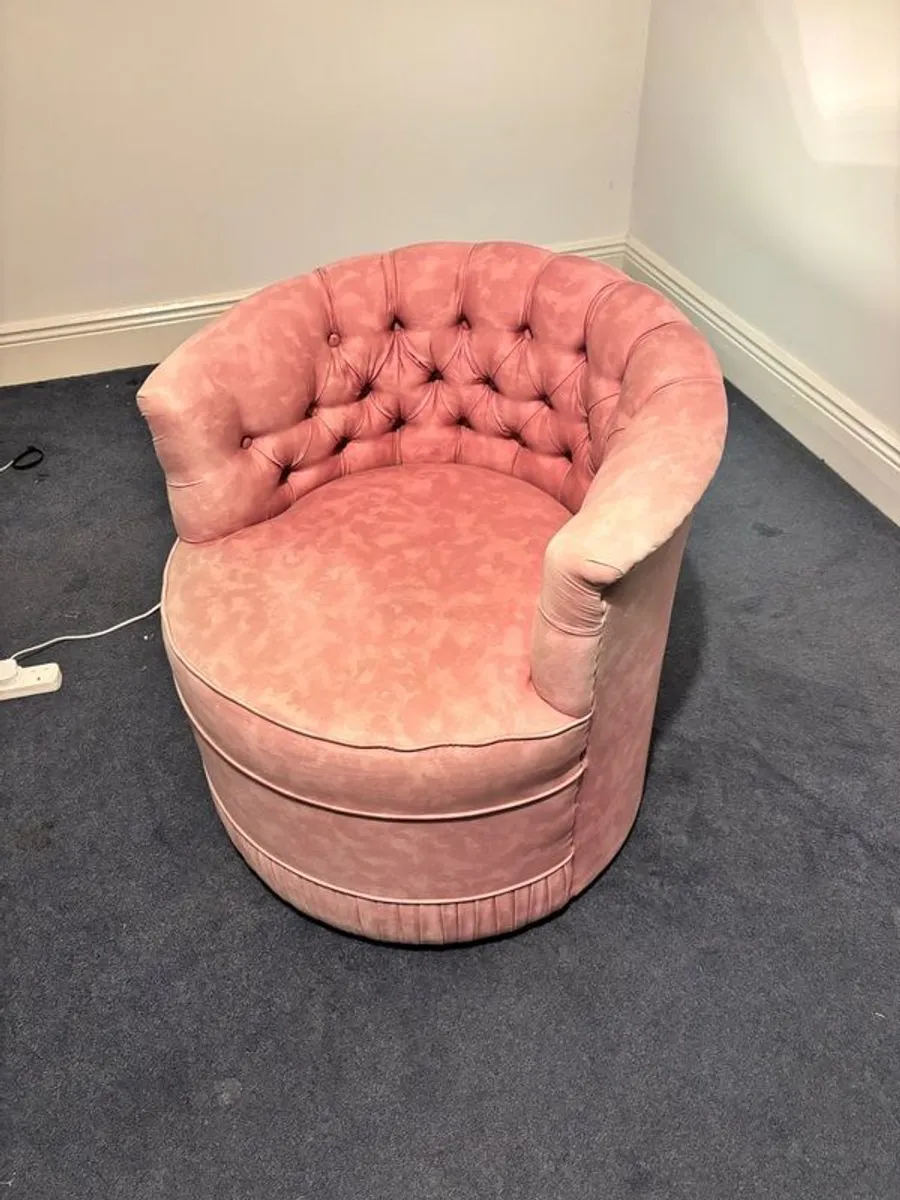 Plush room chair - Image 2