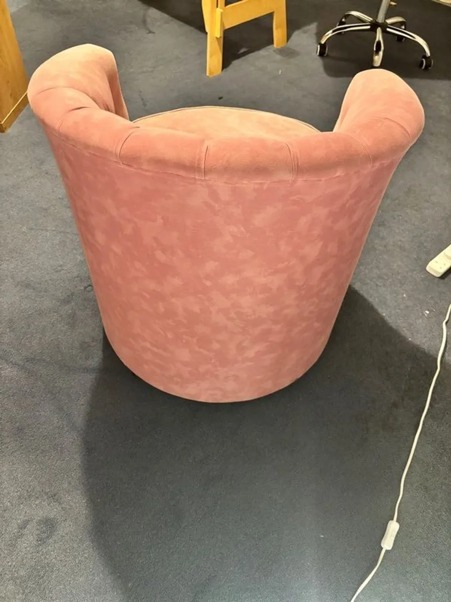 Plush room chair - Image 4
