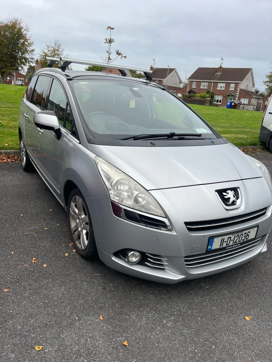 Peugeot 5008 Allure trim panoramic roof - Image 1