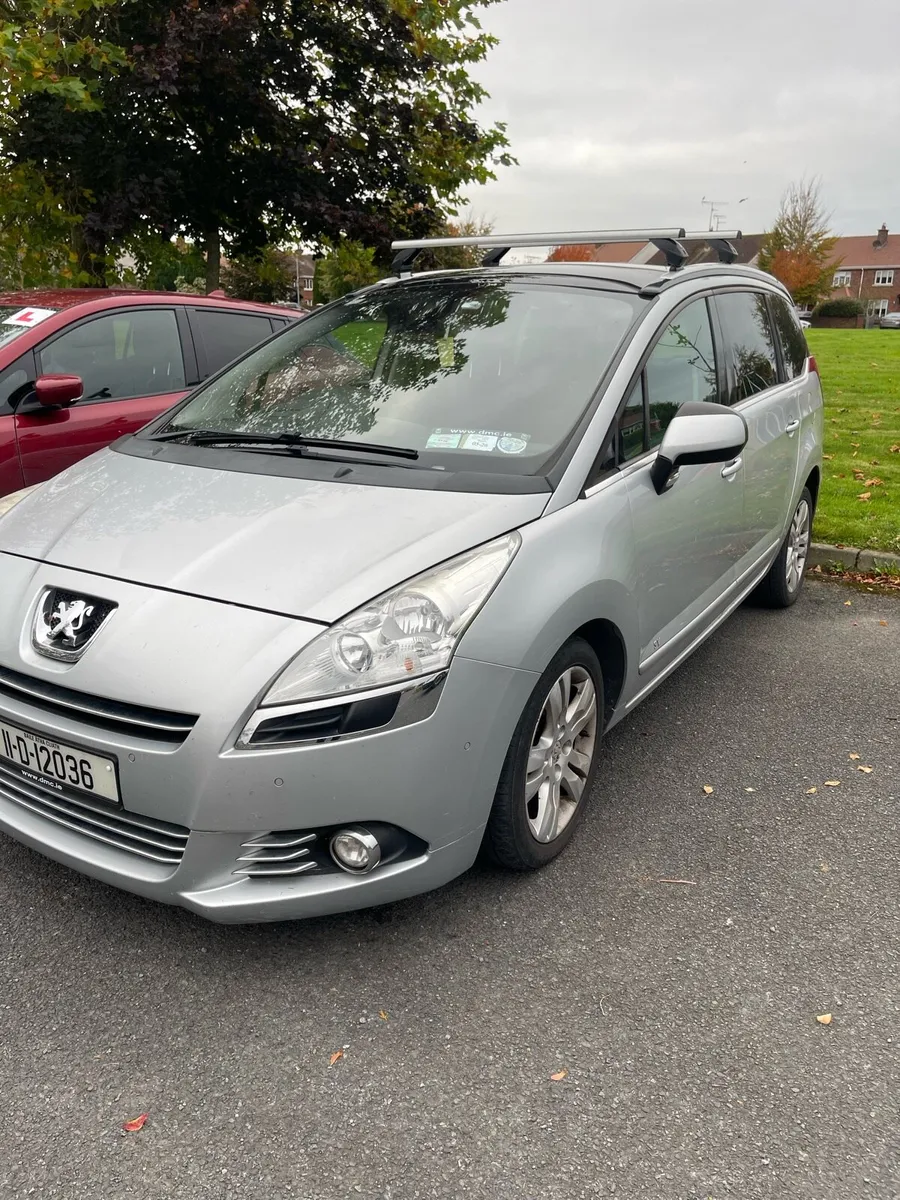 Peugeot 5008 Allure trim panoramic roof - Image 2