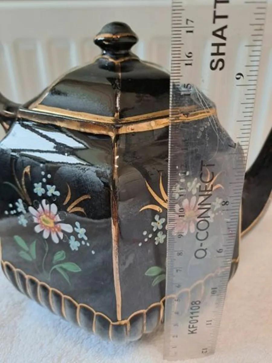 Vintage hexagon gold and black teapot - Image 3
