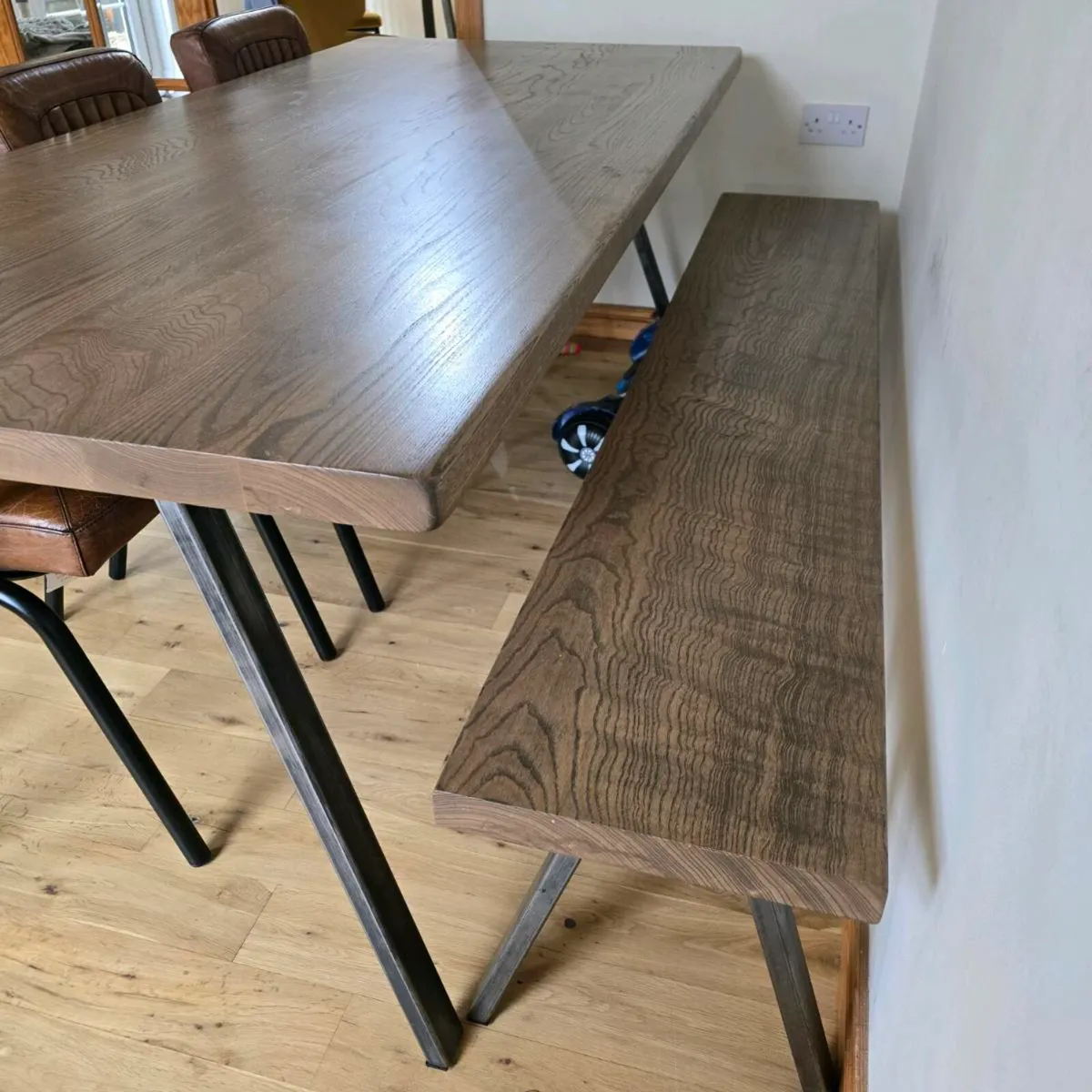 Dining table - Image 3