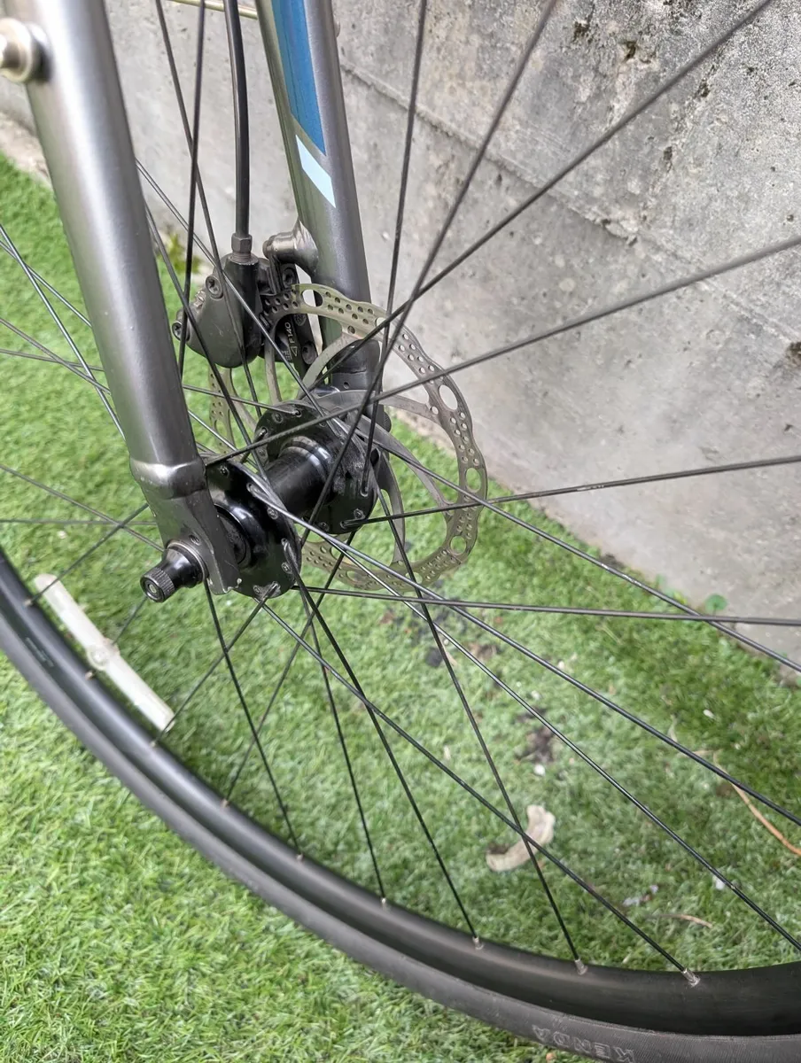 Giant Escape Disc Bicycle - Image 4