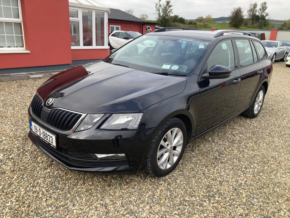 Skoda Octavia 2019 Estate Diesel - Image 2