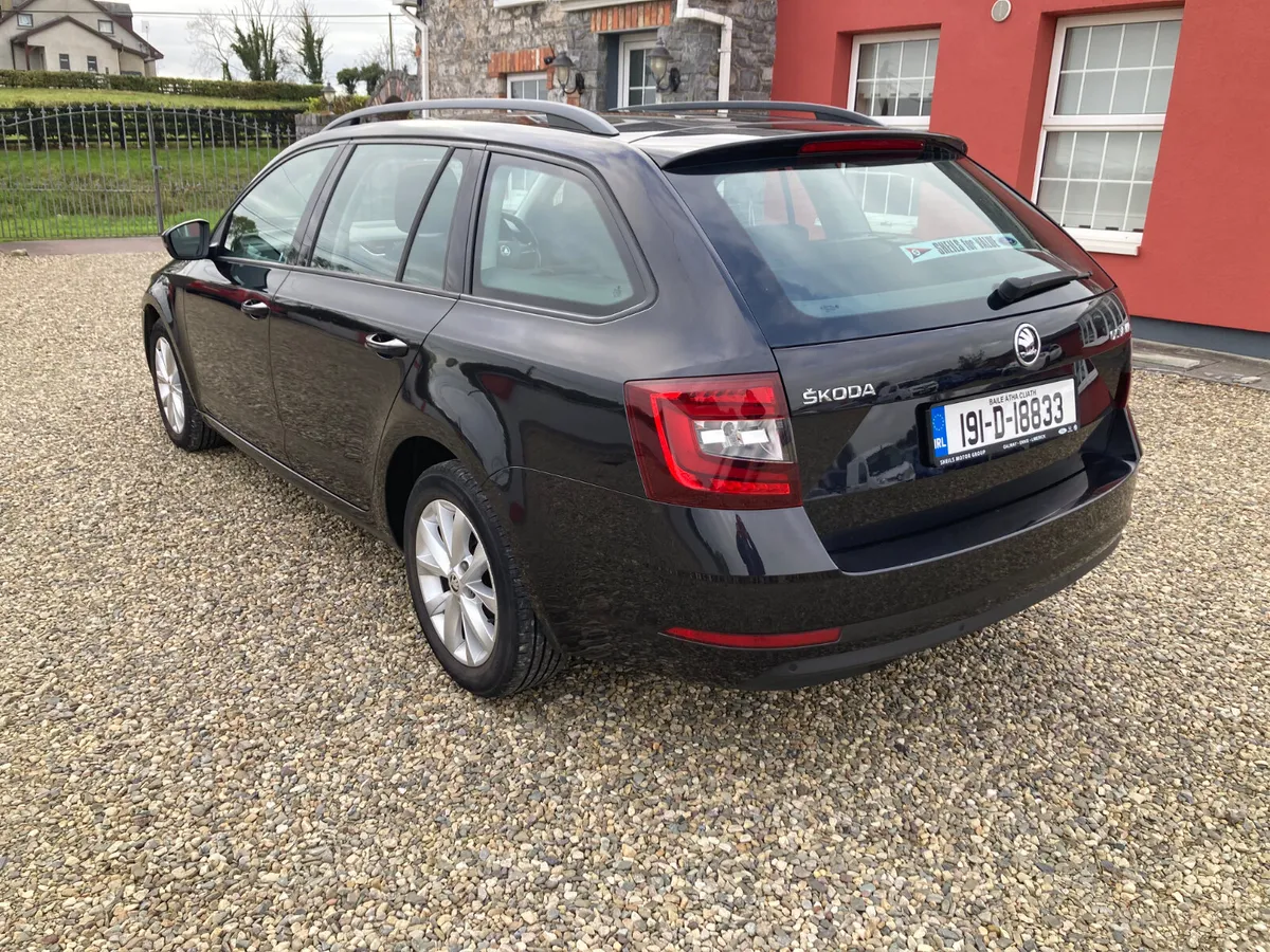 Skoda Octavia 2019 Estate Diesel - Image 3