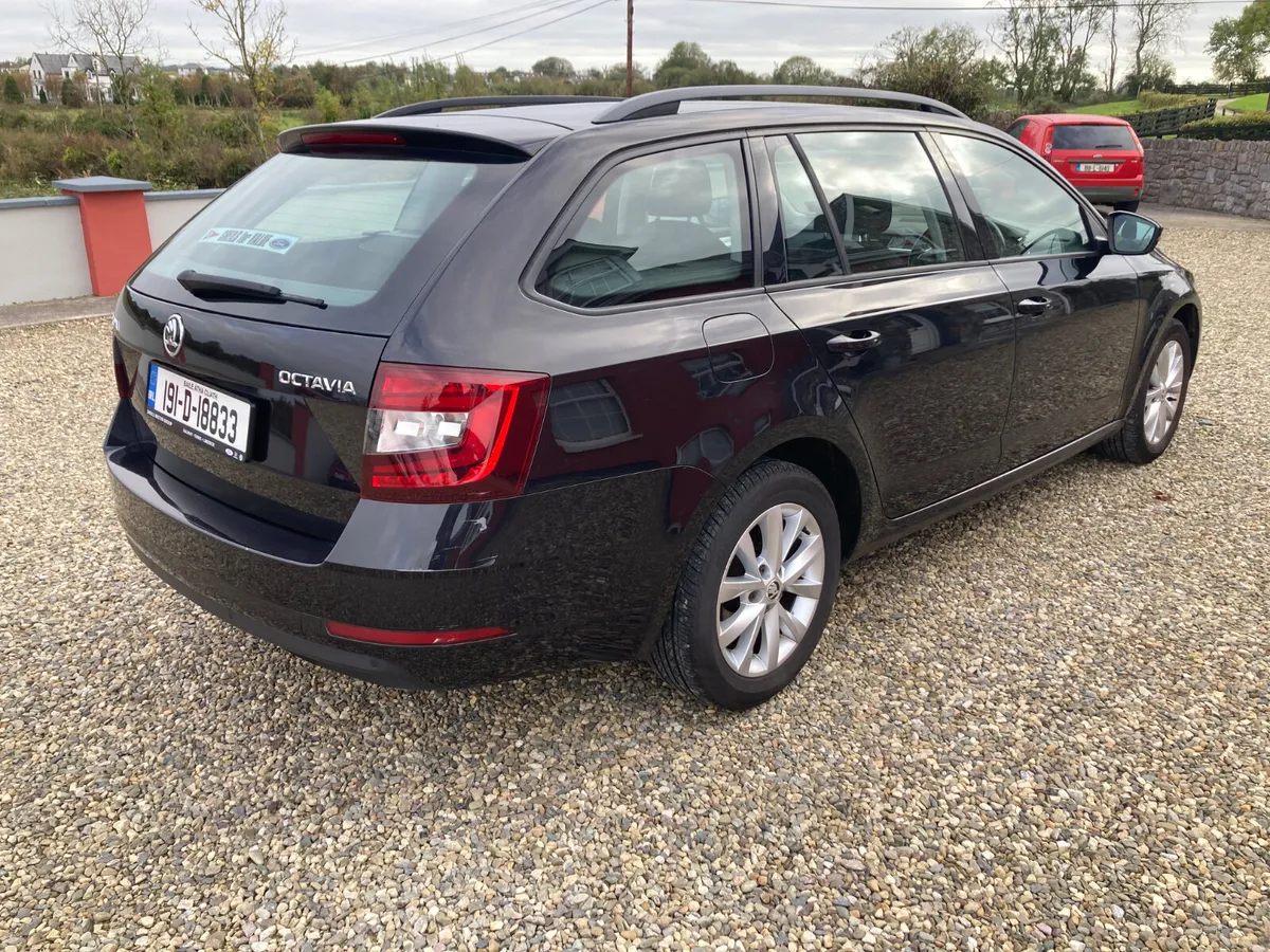 Skoda Octavia 2019 Estate Diesel - Image 4