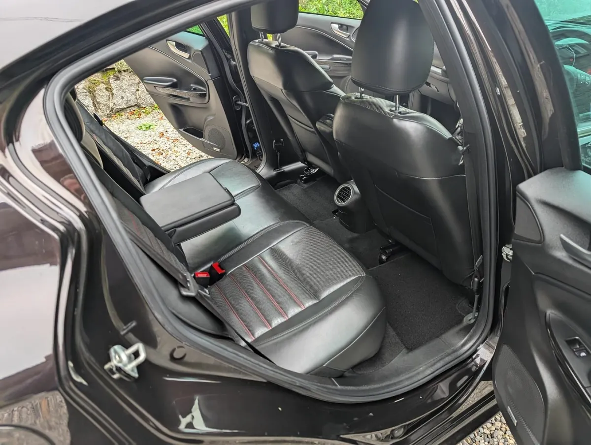 Alfa Romeo Giulietta 2012 - Image 3